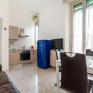 Cosy Close To Iulm Appartamento